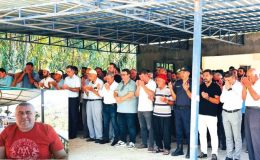 Balkondan düşen doktor toprağa verildi