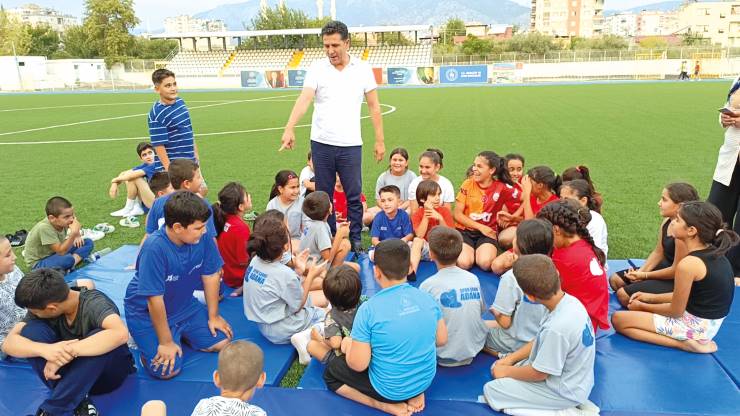 Başkan Mustafa Atlı minik sporcuları ziyaret etti