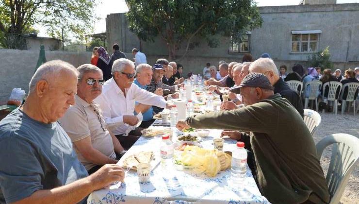 Emekli polisler yıllar sonra bir araya geldi