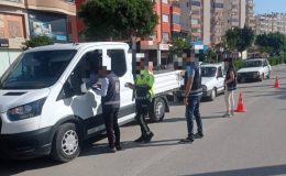 Kozan’da 20 araç, 6 motosiklet trafikten men edildi