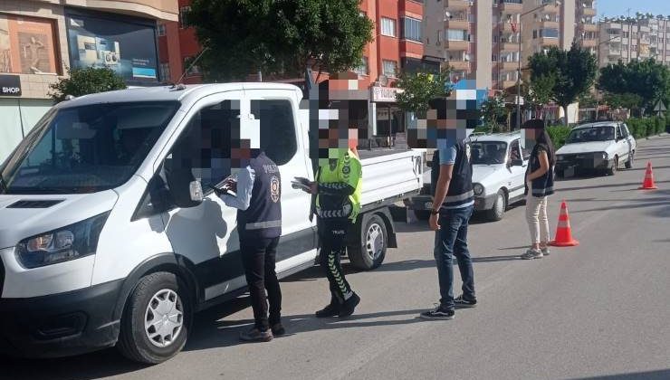 Kozan’da 20 araç, 6 motosiklet trafikten men edildi