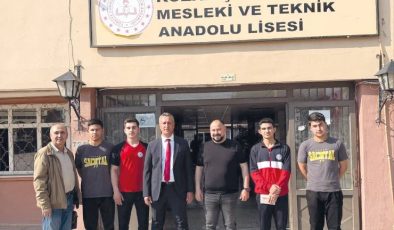YUSUF BAYSAL ŞİRKETLER  GRUBUNDAN ŞAMPİYONLARA ÖDÜL