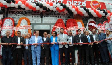 Pasaport Pizza Kozan’da Dualarla Hizmete Girdi