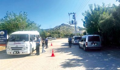 KOZAN’DA UYUŞTURUCU SATICISI 4 ŞAHIS YAKALANDI