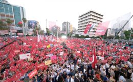 Adanalılar mahşeri kalabalıkla Adana Gibi Başkan Zeydan Karalar’a sahip çıktı