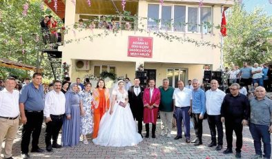 AK Parti Feke Eski İlçe Başkanı İbrahim  Gün’ün Oğlu Mikail Gün Dünyaevine Girdi