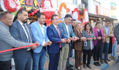 BAZZUKA DÖNER GÖRKEMLİ AÇILIŞLA KOZAN’DA HİZMETE GİRDİ