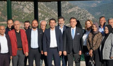 Kozan Ticaret Odası’ndan Feke’ye Ekonomik Çıkarma: Kasım Ayı Meclis Toplantısı Feke’de Yapıldı