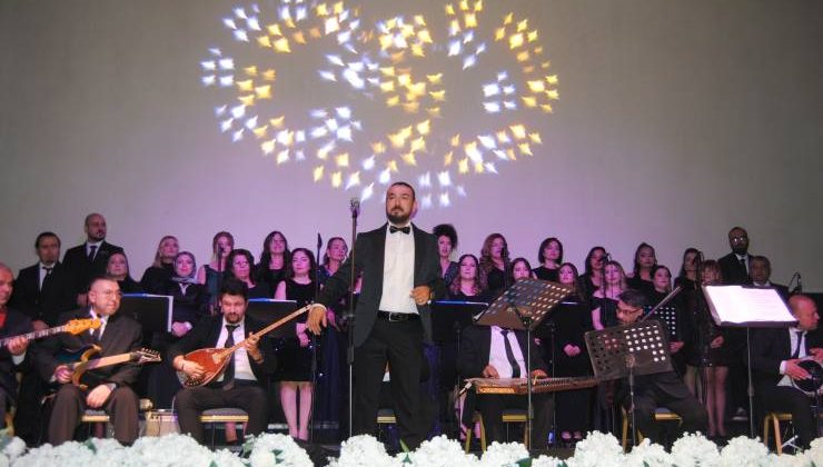 Ömürlük Şarkılar Konseri Kozan’da Büyük Beğeni Topladı