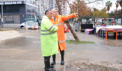 Metrekareye 72 kg yağmurun yarattığı sorunlara Büyükşehir aralıksız müdahale ediyor