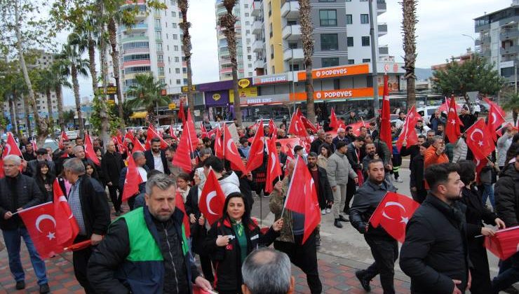 Kozan’dan Alçak Saldırıya Tepki: “Bayrağına Sahip Çık” Yürüyüşü