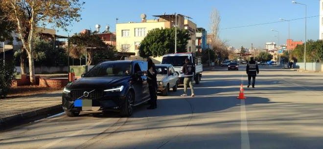 Kozan’da “Güven” Operasyonu: Silah ve Uyuşturucuya Geçit Yok