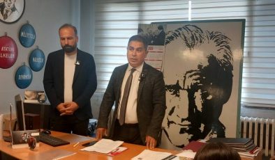 Kozan’da Atatürk Büstü tartışması