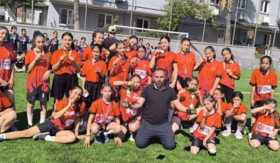 2 Haziran Yıldız Kız Ragbi Takımı Adana birincisi