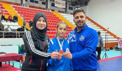 İKRANUR MİLLİ TAKIM YOLUNDA