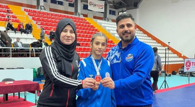 İKRANUR MİLLİ TAKIM YOLUNDA