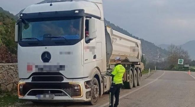 Kozan’da Uyuşturucu Satıcısı 6 Kişi Yakalandı