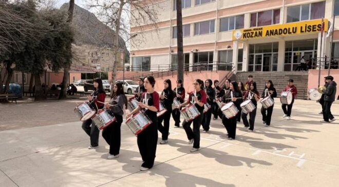 Kozan Lisesi Bando Takımı Saim bey ve Şehitlerimiz Hatırası için yürüyecek…