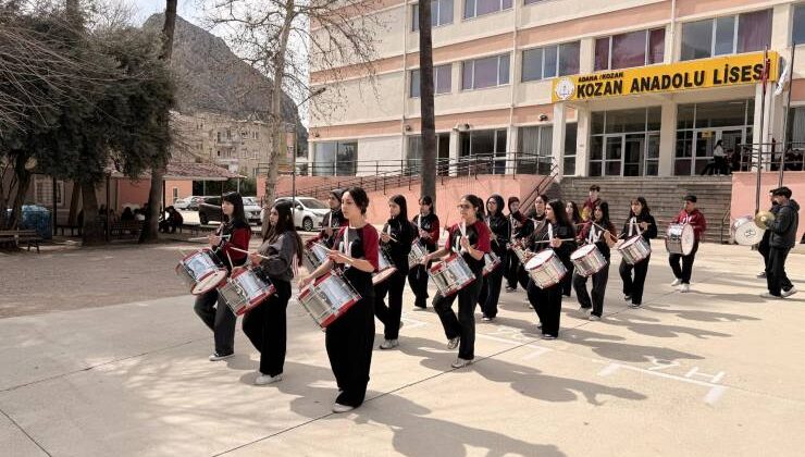 Kozan Lisesi Bando Takımı Saim bey ve Şehitlerimiz Hatırası için yürüyecek…