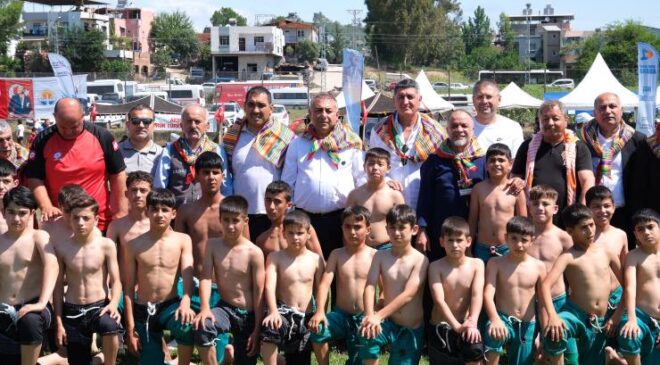 Salbaş Karakucak Güreşleri renkli ve heyecanlı görüntülere sahne oldu