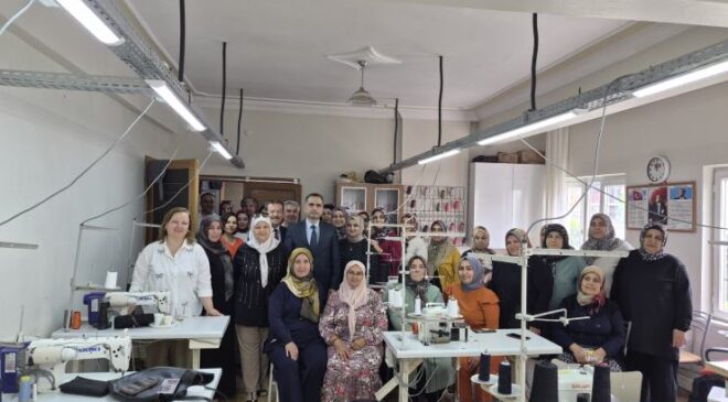 ADEM Kursiyerlerinin Yıl Sonu Sergisi Açıldı
