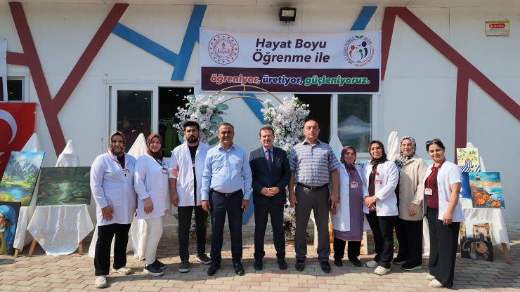Hayat Boyu Öğrenme Haftası Yıl Sonu Sergisi Açıldı