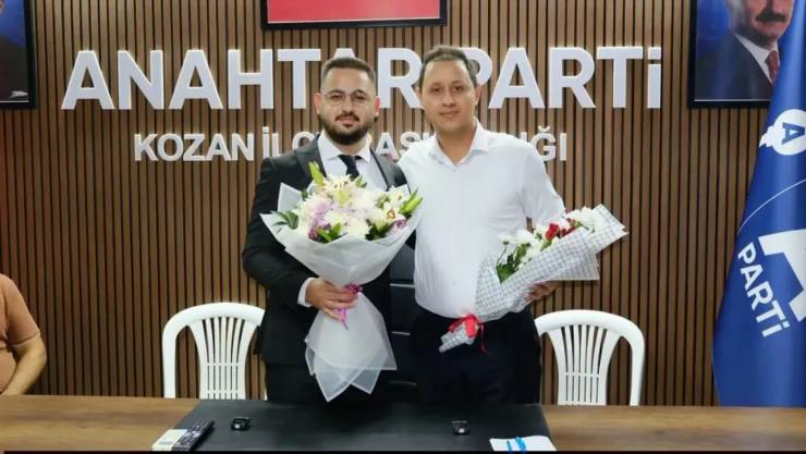 Kozan Anahtar Partisi Gençlik Kolları’nda Bayrak Değişimi