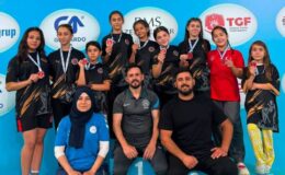 KOZANLI MİNİK KADIN GÜREŞÇİLERDEN GURURLANDIRAN BAŞARI